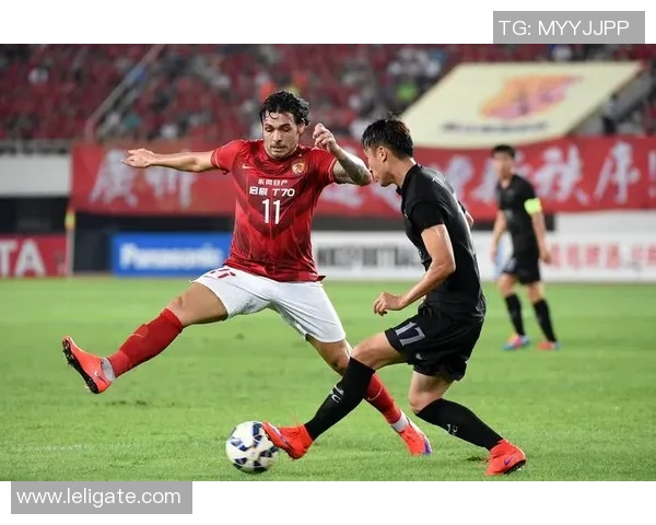 足球里ck的魅力与挑战探讨如何在赛场上实现自我突破与团队协作